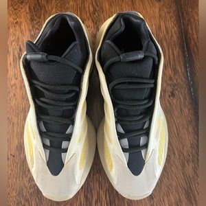 Yeezy 700 V3 Safflower